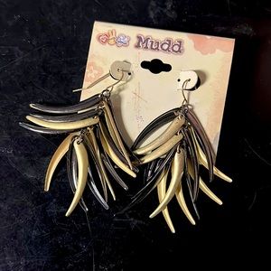 Long earrings black and gold from Mudd